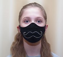 Тканевая маска с принтом черная «Усы»